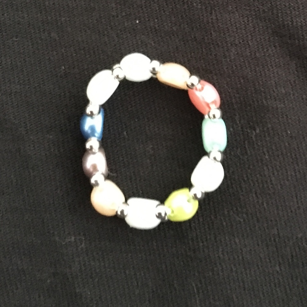 Two pearl stretch rings
